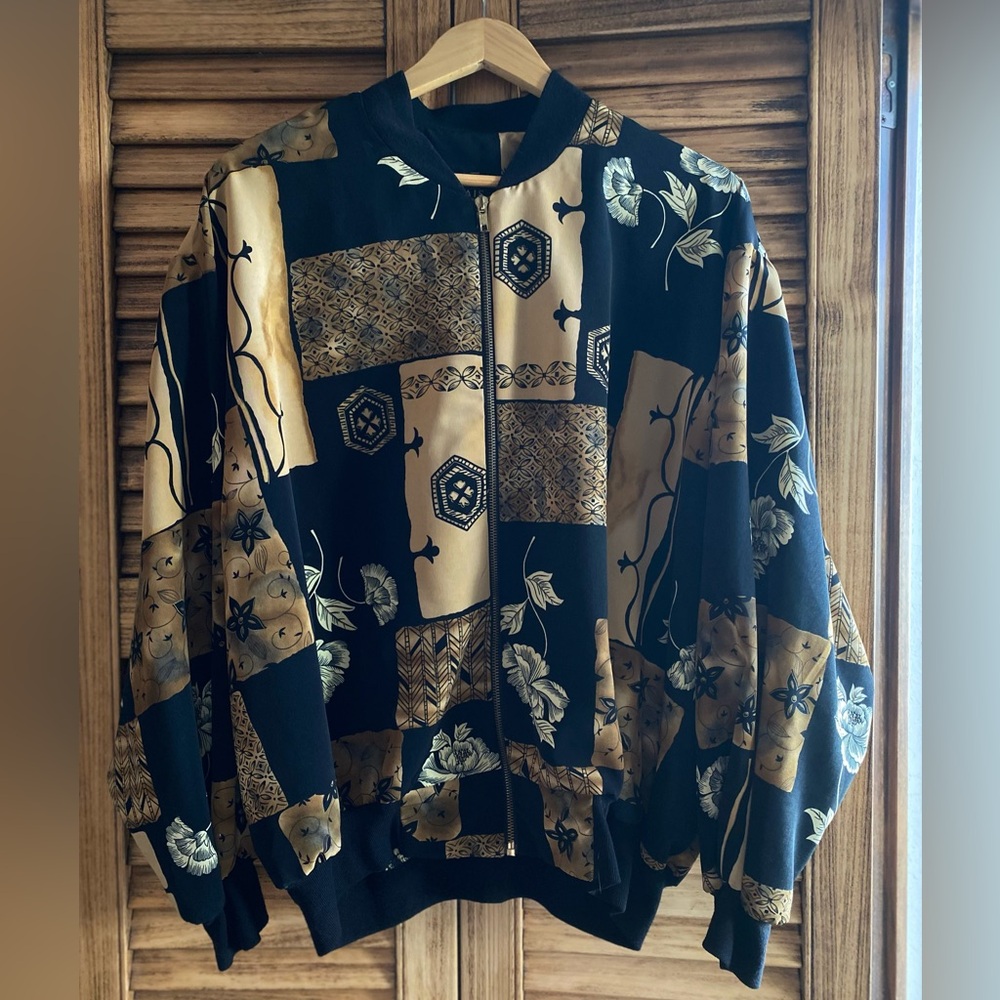 Men's Black and Gold Patterned Lightweight Jacket